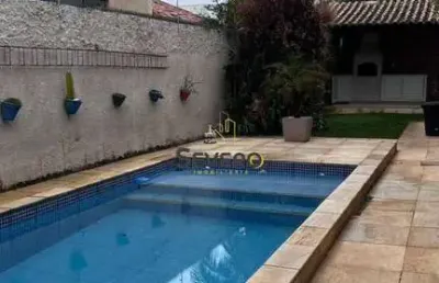 Casa linear de 3 quartos com piscina, churrasqueira em itaipu maravista