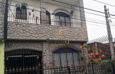 Casa triplex de 3 quartos com piscina na parada 40 en sg