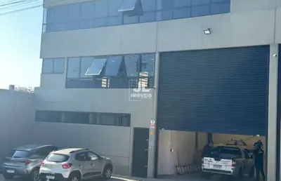 Galpão comercial de alto padrão com 3 banheiros e 6 vagas de garagem em campo limpo paulista-sp