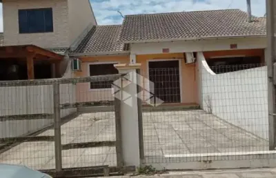 Casa em condomínio fechado com 2 quartos à venda na rua manoel braz de lima, 4186, salinas, cidreira, 65 m2 por r$ 175.000