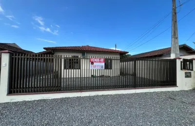 Casa com incrível área de lazer no bairro aventureiro