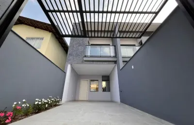 Sobrado geminado com acabamento de alto padrão e excelente localização no bairro costa e silva, este imóvel é a escolha perfeita para quem busca qualidade e conforto.