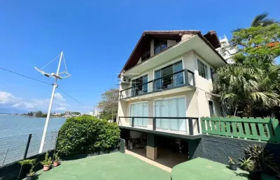 Casa com 5 quartos à venda na rua vereador josé do vale pereira, 258, coqueiros, florianópolis por r$ 2.700.000