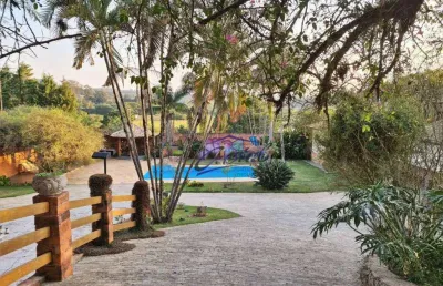 Casa térrea impecável - 5 dormitórios - 3 suítes - piscina!