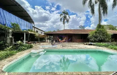 Casa com 5 quartos (3 suítes), 756 m² construção / 7.088,00 m² terreno - venda  ou aluguel  - granja viana - cotia/sp