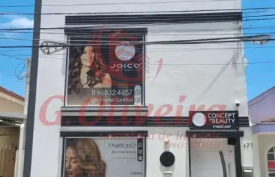 Sobrado à venda no centro de jundiaí-sp: 2 quartos, 1 suíte, 3 banheiros, 2 vagas de garagem, 237m² de área. venha conferir!