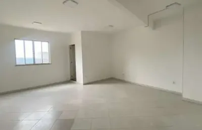 Sala comercial para alugar na Avenida Automóvel Clube, Santa Cruz da Serra, Duque de Caxias
