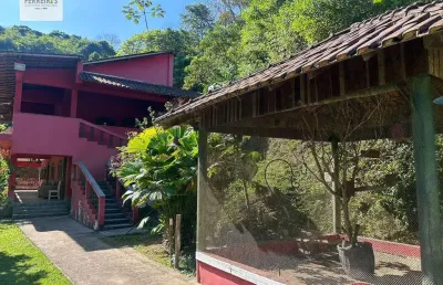 Lindo sítio de 1.5 hectares com lago e campo de futebol !!