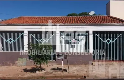 Casa com 3 quartos à venda no Palmital, Marília 
