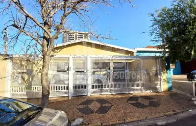 Casa com 2 quartos à venda no Centro, Marília 