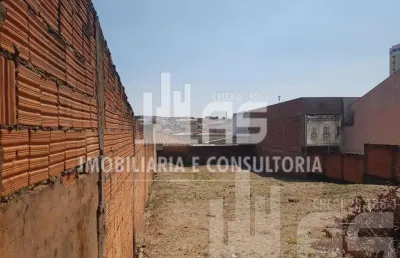 Terreno à venda no Centro, Marília 