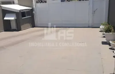 Casa à venda contendo com 3 quartos sendo 1 suíte no somenzari.