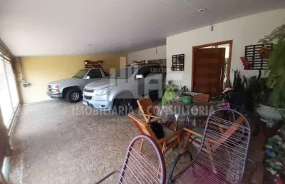 Casa na zona norte de marilia com 3 quartos sendo 1 suite.