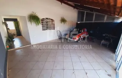 Casa com 2 quartos à venda no Jardim Nacional, Marília 