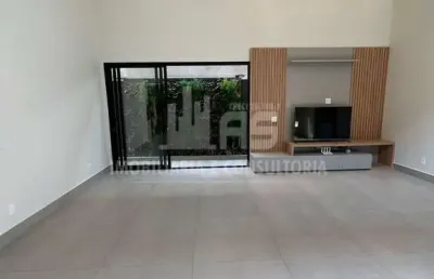 Casa a venda com 3 suítes no condomínio jardins de renoir