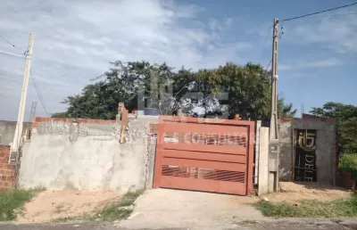 Casa a venda com 2 quartos sendo 1 suíte no bairro novo mundo