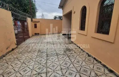 Casa com 3 quartos à venda no Jardim América, Marília 