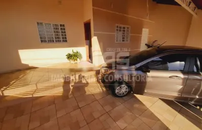 Casa com 2 quartos à venda no Jardim Lavínia, Marília 