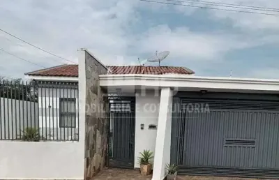 Casa com 4 quartos à venda na Vila São José, Tupã 