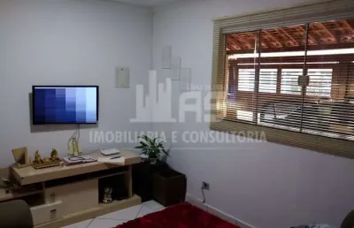 Casa a venda com 3 quartos sendo 1 suíte no jardim julieta