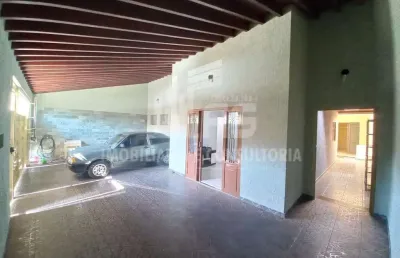 Casa com 2 quartos à venda no Jardim Lavínia, Marília 