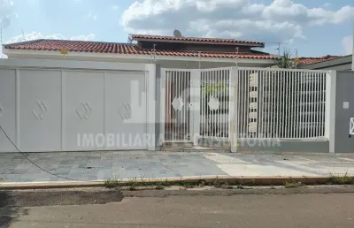 Casa com 3 quartos à venda no Jardim São Domingos, Marília 