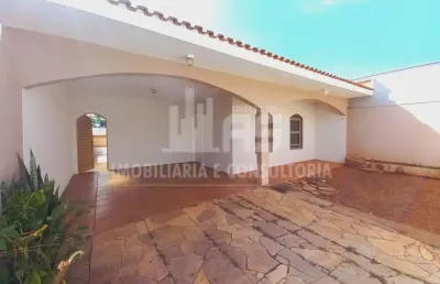 Casa com 3 quartos à venda no Jardim Vitória, Marília 