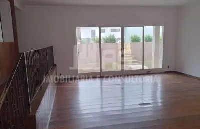 Casa à venda contendo 4 quartos sendo 3 suítes no marajá.