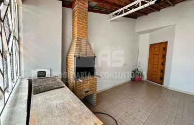 Casa à venda na região do aeroporto com 3 quartos e 2 banheiros