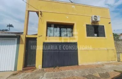 Casa com 3 quartos à venda no Centro, Garça 