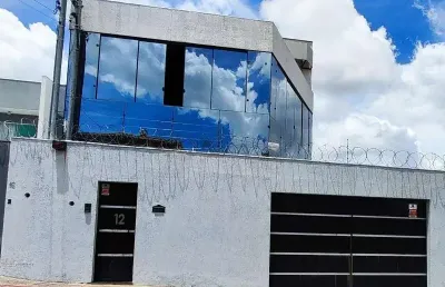 Casa com 3 quartos à venda na Rua Dezesseis, Santa Helena, Contagem