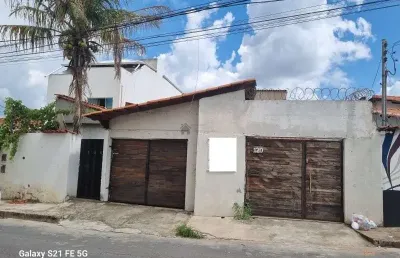 A³tima casa com 02 moradias no bairro filadelphia em betim