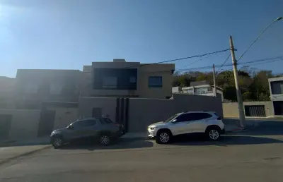 A“tima casa duplex com acabamento diferenciado na melhor localizaa‡aƒo doguaruja mansa•es em betim