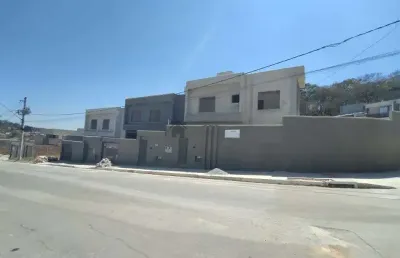 A“tima casa duplex com acabamento diferenciado na melhor localizaa‡aƒo doguaruja mansa•es em betim
