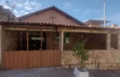 Linda casa em a“tima localizaa‡aƒo do bairro capelinha em contagem.