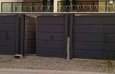 Excelente casa geminada na melhor localizaa‡aƒo do bairro itacolomi em betim.