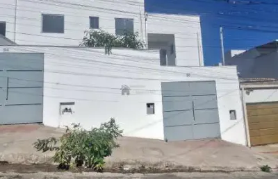 Linda casa geminada triplex na melhor localizaa‡aƒo do bairro vila cristina em betim