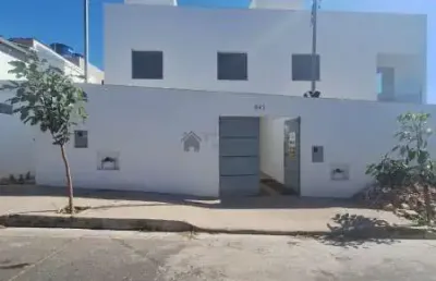 Linda casa geminada triplex na melhor localizaa‡aƒo do bairro vila cristina em betim