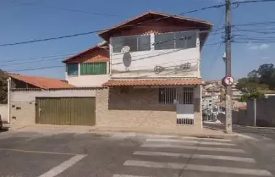 Excelente casa em lote de 360 metros no bairro fonte grande em contagem.