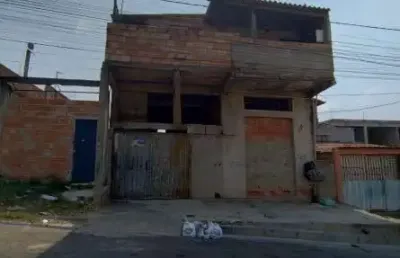 A“tima casa em lote de 202 metros no cruzeiro do sul em betim