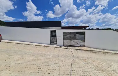 Excelente casa 03 quartos com suate no bairo tropical em contagem