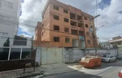 Linda area privativa em predio individual com elevador na melhor localizaa‡aƒo do bairro tirol