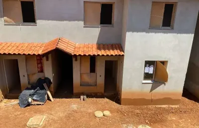 Casa com 2 quartos à venda na Rua Vicentina de Melo Alves, Bandeirinhas, Betim