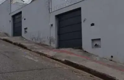 Linda casa geminada de 03 quartos com uma suate no bairro paqueta em betim