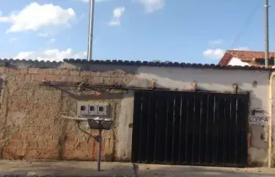 A“tima casa em meio lote no fonte grande em contagem
