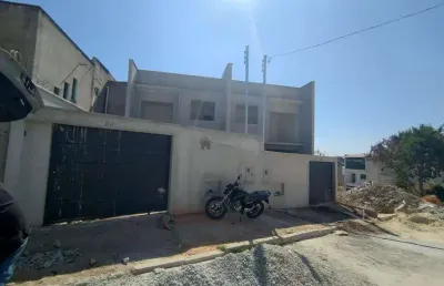 Linda casa geminada 03 quartos no monte verde em betim