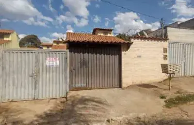 Linda casa geminada 02 quartos no bairro imperatriz em mateus leme