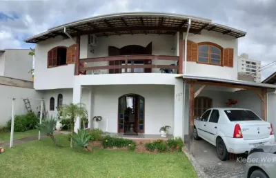 Casa com 4 dormitórios à venda, 187 m² por r$ 1.100.000,00 - são judas - itajaí/sc
