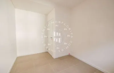 Apartamento novo com 2 dormitórios, em área nobre da trindade