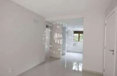Apartamento amplo com terraço e 2 quartos na trindade